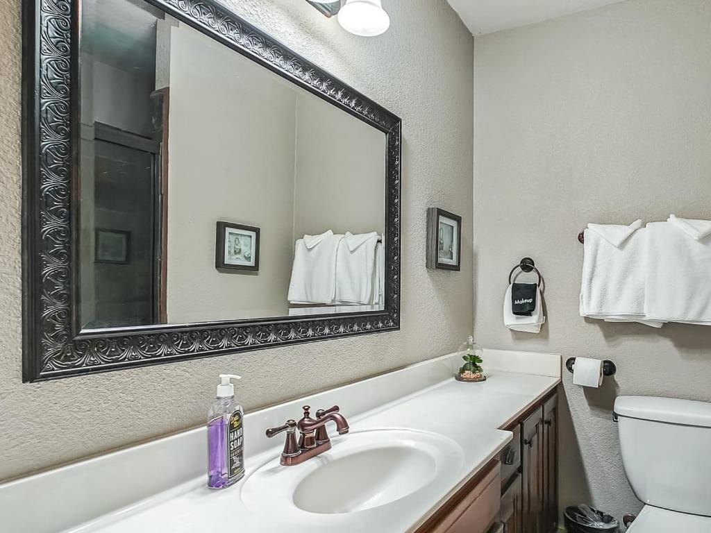 Quiet Plaza Two Bedroom 2 Bathroom Kansas City Eksteriør bilde