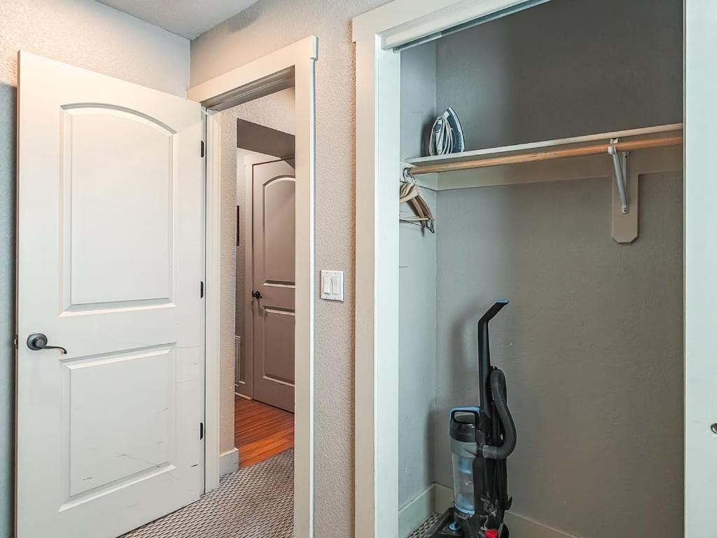 Quiet Plaza Two Bedroom 2 Bathroom Kansas City Eksteriør bilde