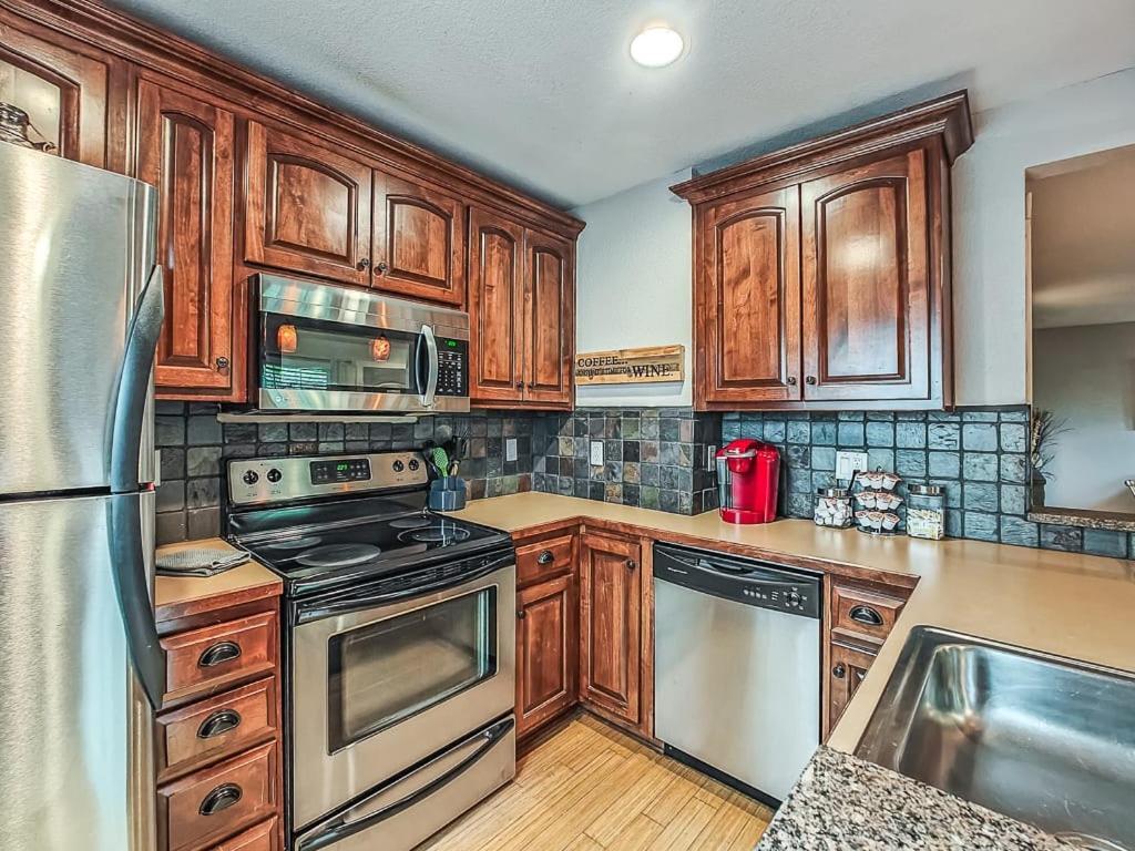 Quiet Plaza Two Bedroom 2 Bathroom Kansas City Eksteriør bilde