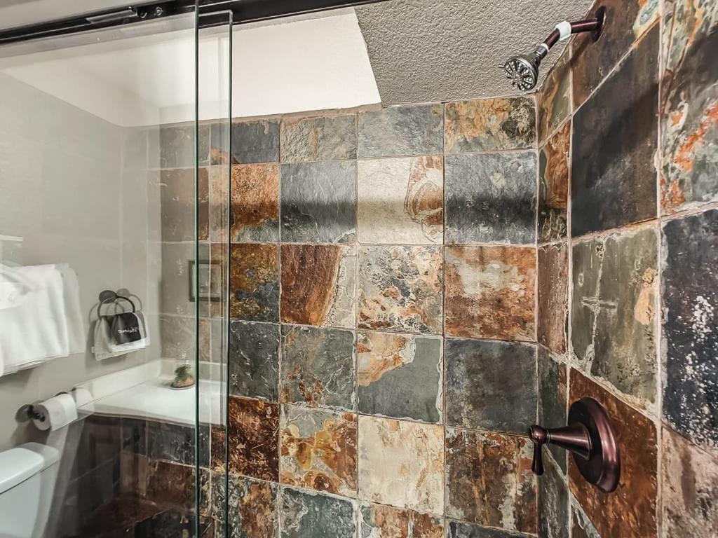Quiet Plaza Two Bedroom 2 Bathroom Kansas City Eksteriør bilde